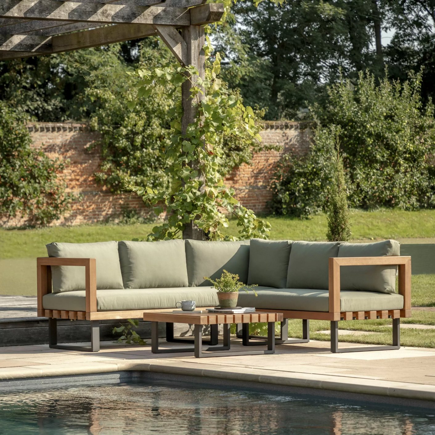 Contemporary garden lounge set sale